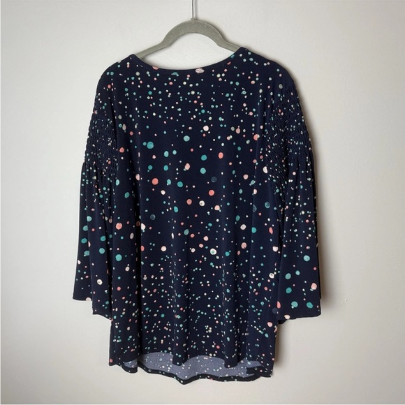 EVRI Blouse Plus Size 1X Top 3/4 Flare Sleeves V-Neck Stretch Navy Blue Dots - Picture 5 of 7